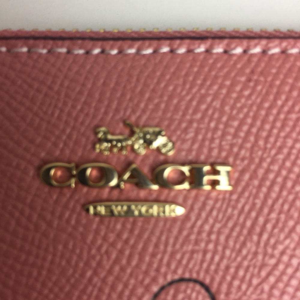 Coach Minnie Mouse Corner Zip Wristlet - Picture 4 of 8